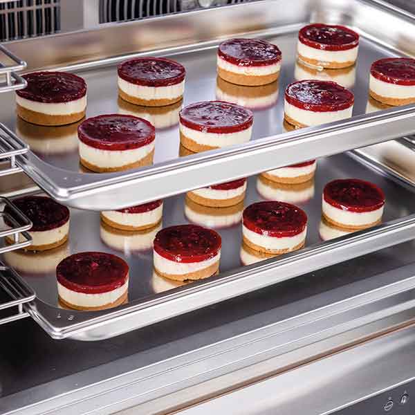 Blast_chiller-freezer-crosswise-Cheese-cake-i-ugnen-600x600-1
